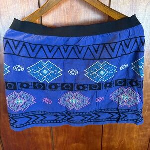 American eagle embroidered skirt. Size 10/large.